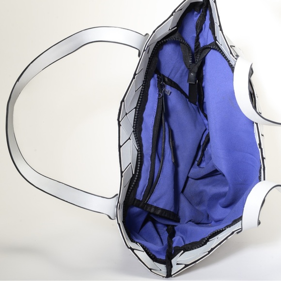 Patrizia Luca Geometric White and Black Tote Bag - Picture 2 of 4